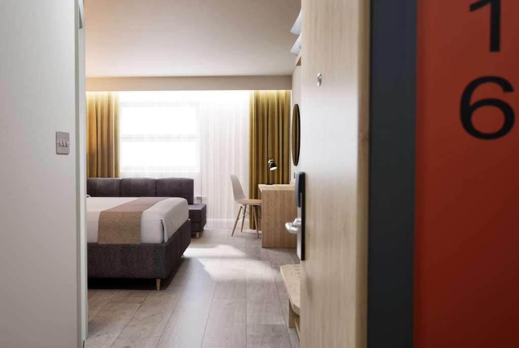 Super 8 By Wyndham Chester East Habitación foto